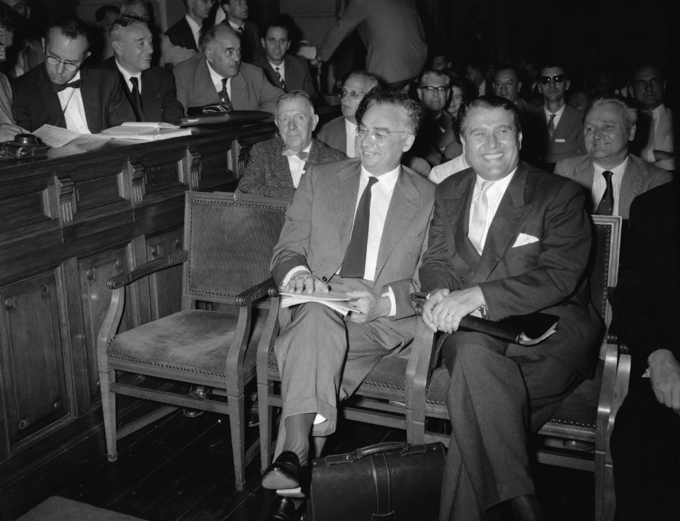 Ruimtevaartcongres Amsterdam VU Werner Von Braun + Sedov) aangetast, Bestanddeelnr 909-8098