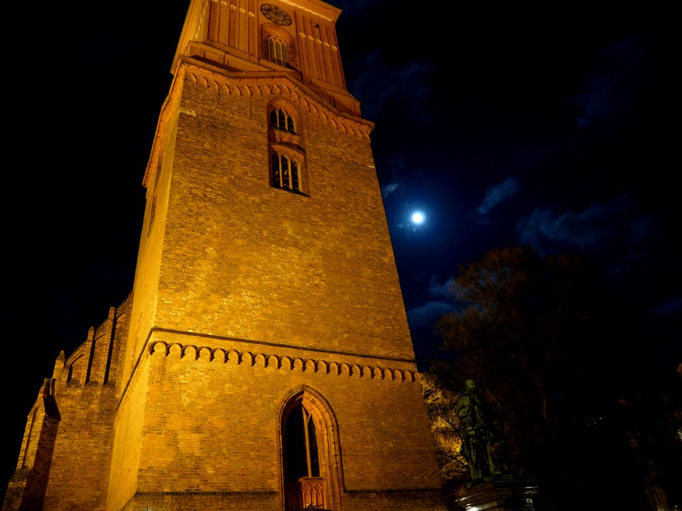 Saint Nicholas church Spandau at night 01