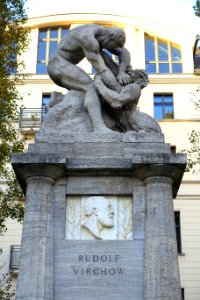 Rudolf-Virchow-Denkmal - Berlin, Germany - DSC09642