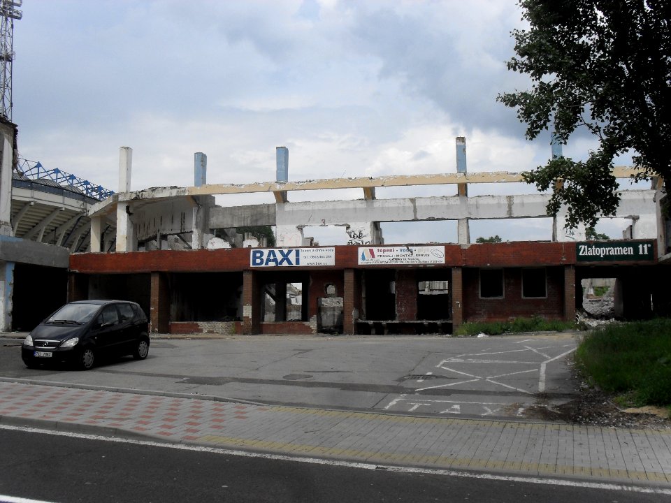 Ruina zimniho stadionu (8 6 2013) 1