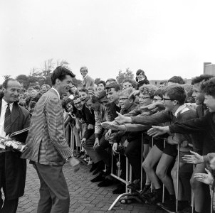 Rudi Carell was een van de bekende Nederlanders, die uitgenodigd was voor het op treden van The Beatles in Treslong