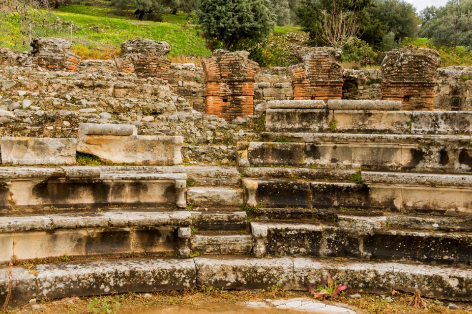 Ruines Gortyne Odeon amphitheatre