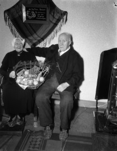 Saffieren bruiloft in Bodegraven op 4 april 1954, Bestanddeelnr 906-3514