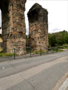 Sainte-Foy-lès-Lyon - Chemin Verzieux-Ducarre - Piles du pont-siphon de Beaunant