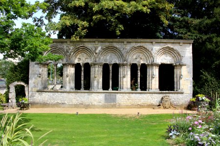 Ruines Château Lorris Montargis 4