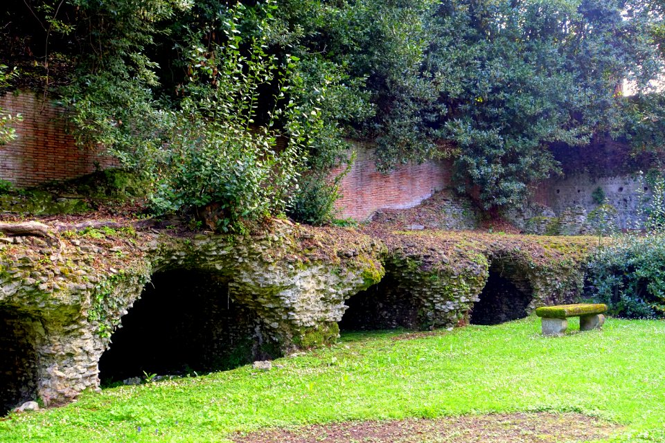 Ruins - Villa of Domitian - Barberini Gardens - Castel Gandolfo - DSC04341
