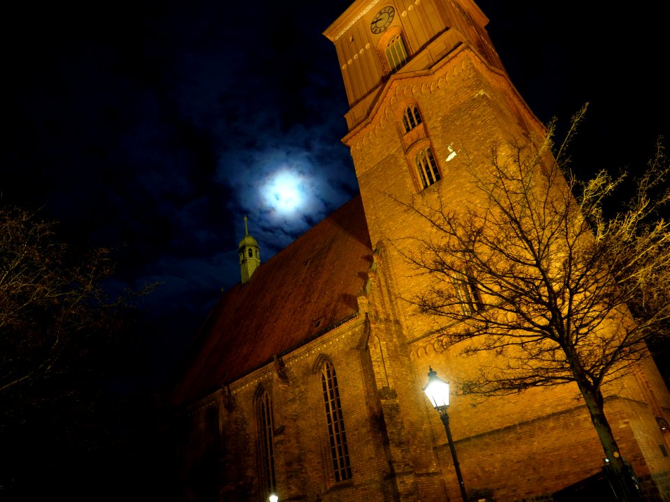 Saint Nicholas church Spandau at night 15