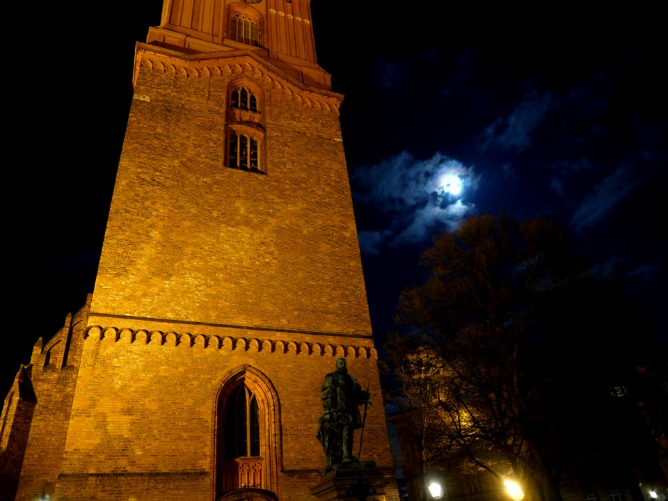 Saint Nicholas church Spandau at night 04