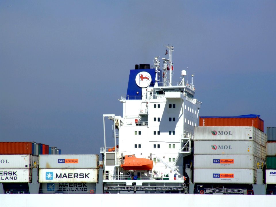 Safmarine Nomazwe p20 approaching Port of Rotterdam, Holland 19-Apr-2007