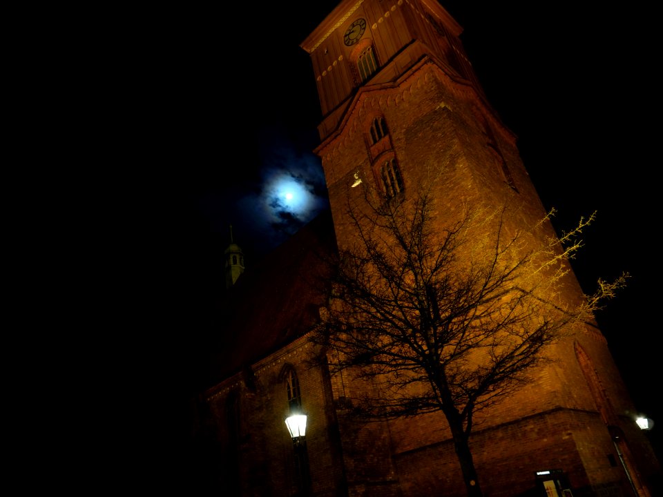 Saint Nicholas church Spandau at night 13