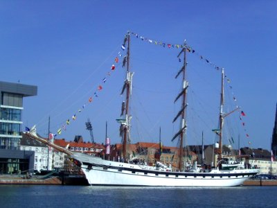 Sailing ship Simón Bolívar April2011 (1)