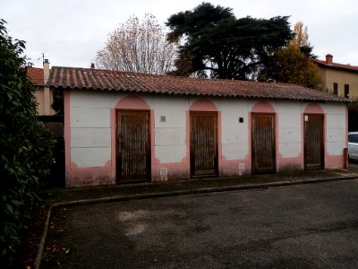 Sainte-Foy-lès-Lyon - Ancienne piscine, vieille cabane (1)