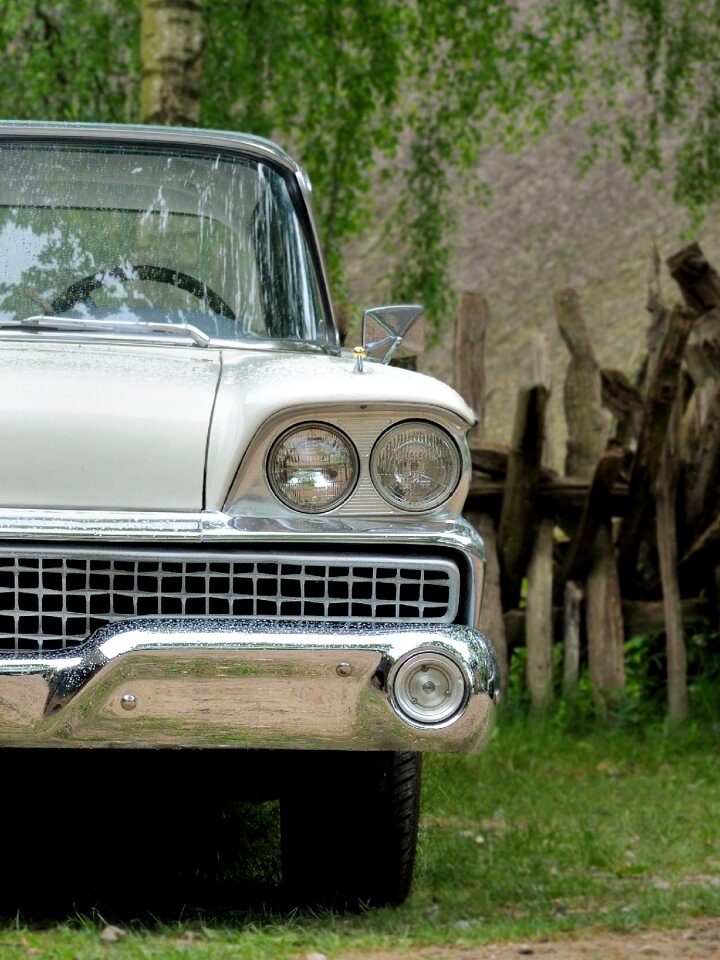 Old automotive vehicle