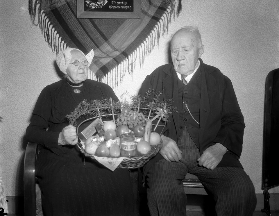 Saffieren bruiloft in Bodegraven op 4 april 1954, Bestanddeelnr 906-3513