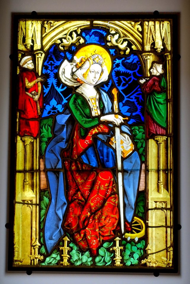 Saint Catherine by Peter Hemmel von Andlau, view 1, Upper Rhine, c. 1480 AD, stained and painted glass - Hessisches Landesmuseum Darmstadt - Darmstadt, Germany - DSC00409