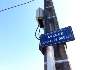Sainte-Foy-lès-Lyon - Avenue Général de Gaulle - Plaque