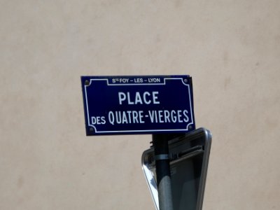 Sainte-Foy-lès-Lyon - Place des Quatre-Vierges - Plaque photo