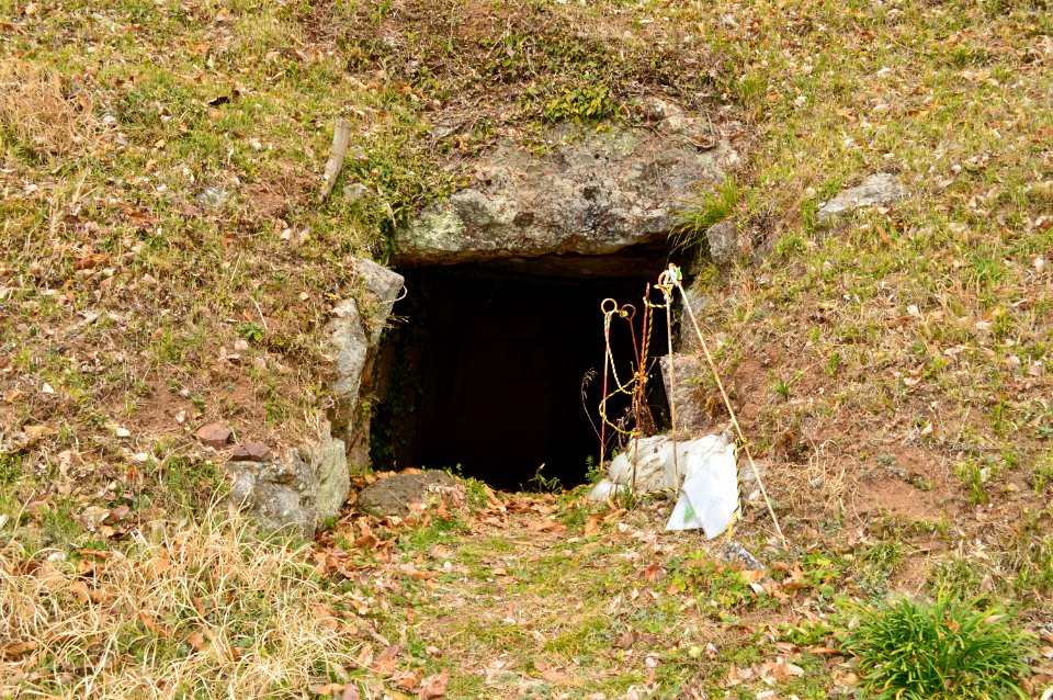 Sada Higashizuka Kofun, entrance