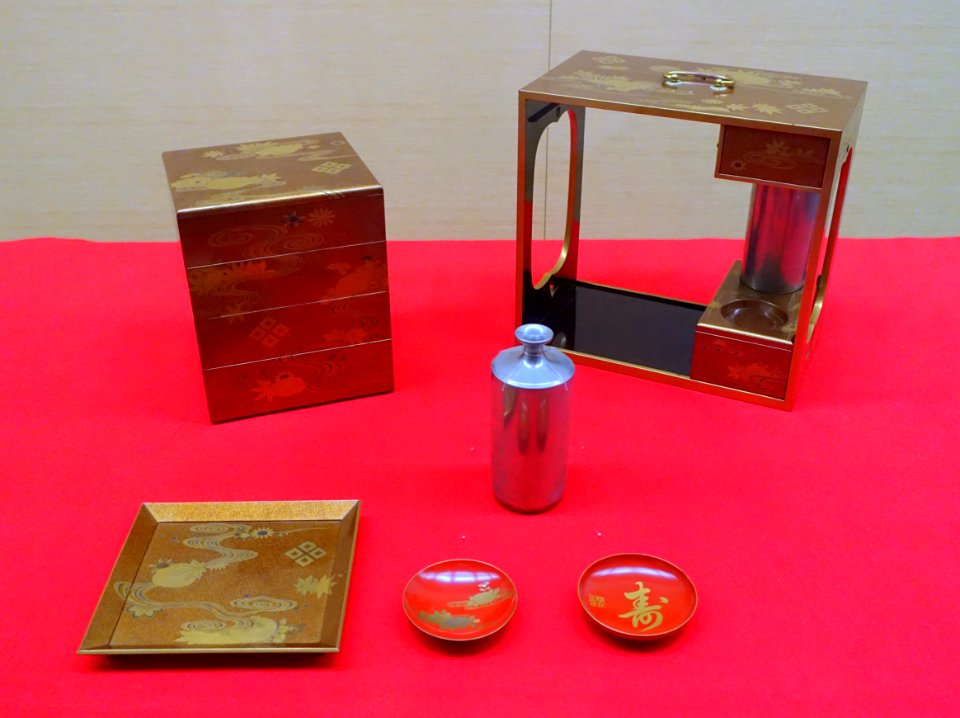 Sagejuu, handled box for picnic set - Edo-Tokyo Museum - Sumida, Tokyo, Japan - DSC06646