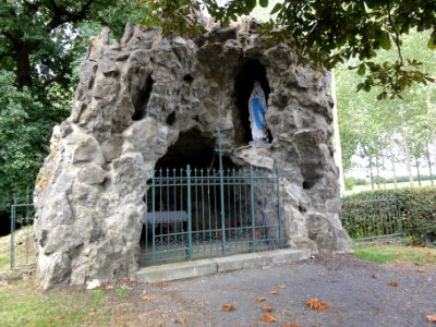 Sains-du-Nord (Nord, Fr) grotte de Lourdes