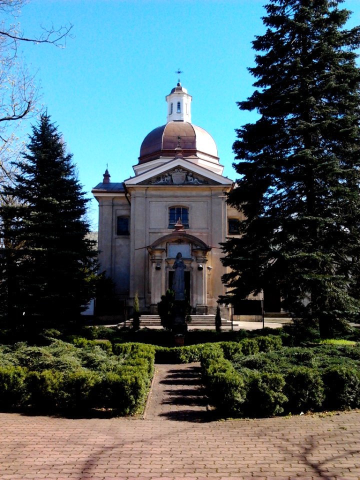 Saint Anthony's Church in Warsaw 01