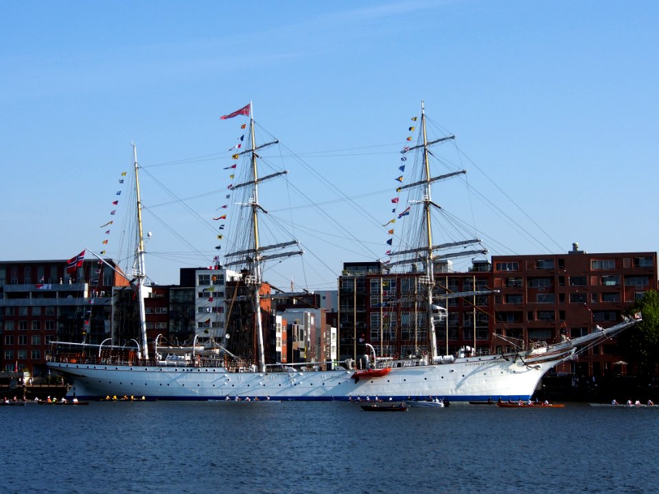 SAIL Amsterdam - Statsraad Lehmkuhl pic2