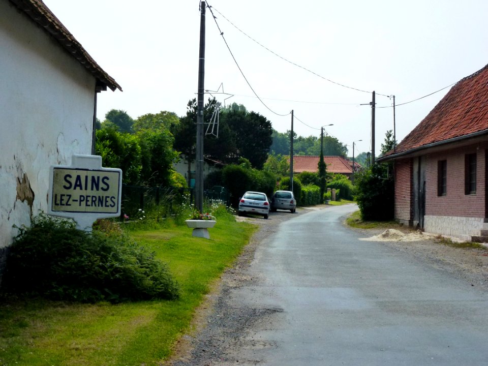 Sains-lès-Pernes (Pas-de-Calais, Fr) city limit sign