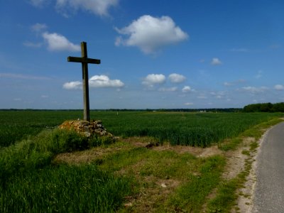 Saint-Éloi-de-Fourques (Eure, Fr) wayside cross
