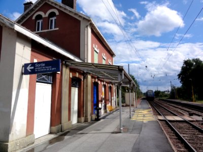Sains-du-Nord (Nord, Fr) la gare (quai)