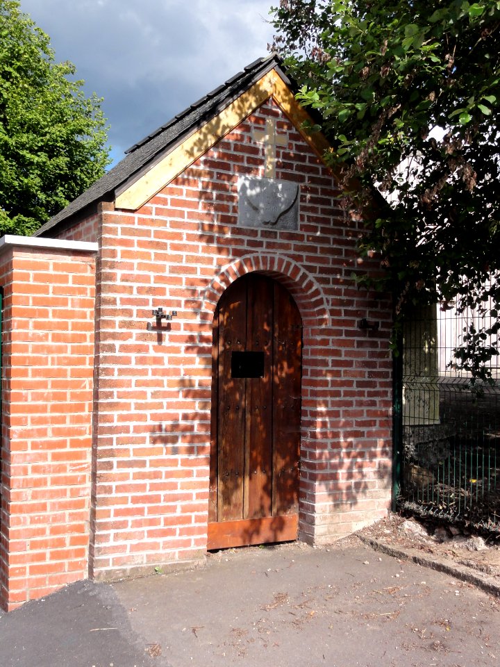 Sains-du-Nord (Nord, Fr) chapelle école Rue-là-Haut