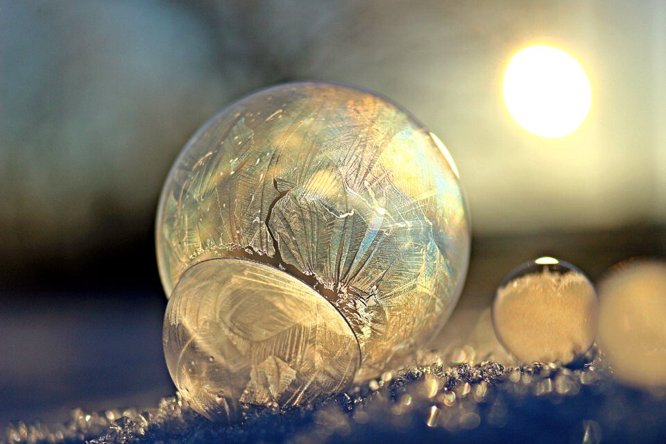 Frost bubble winter frozen