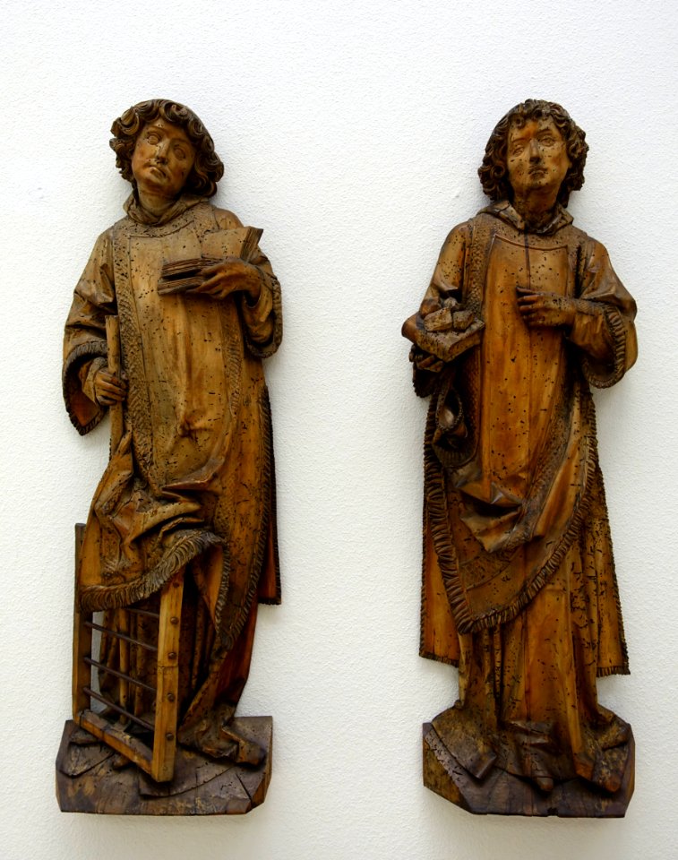 Saint Stephen and Saint Lawrence, Tilman Riemenschneider workshop, Wurzburg, c. 1510, limewood, polychromy removed - Germanisches Nationalmuseum - Nuremberg, Germany - DSC02975