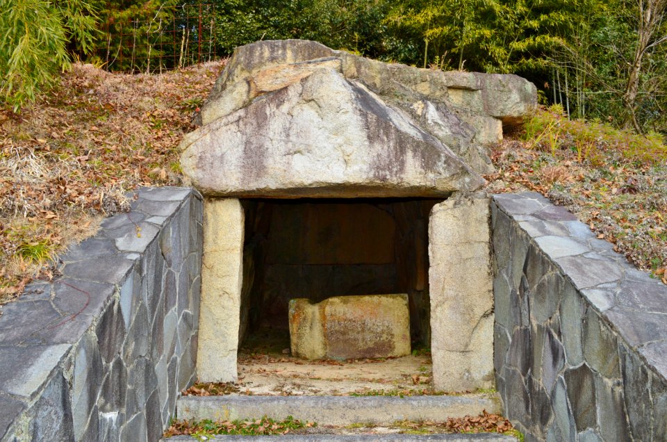 Sadamaru Kofun Group-1, entrance