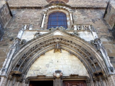 Saint-Chef - Église Saint-Theudère, fronton