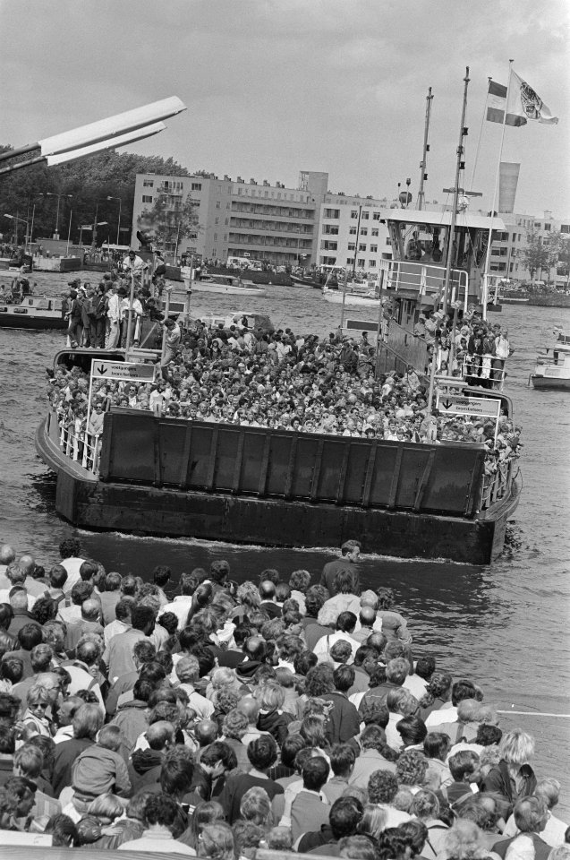 Sail'85 drukte op speciale sail-pont, Bestanddeelnr 933-3904