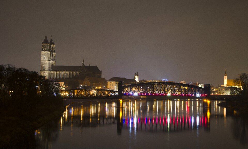 Elbe night photograph illuminated