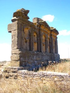 Sadaba - Mausoleo de los Atilios 09
