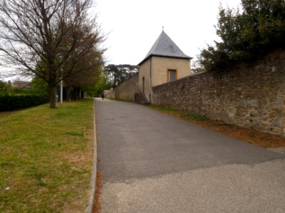 Saint-Genis-Laval - Parc de Beauregard - Allée ouest - Vers le nord