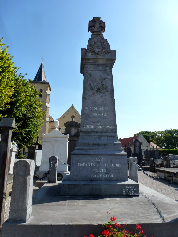Saint-Folquin (Pas-de-Calais) monument aux morts