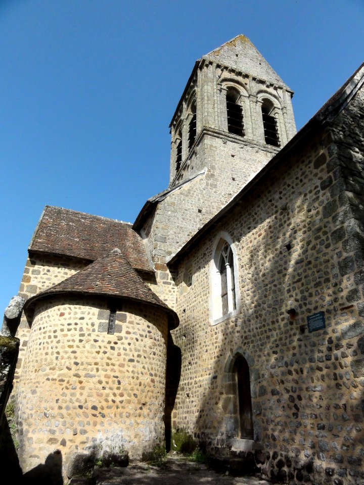 Saint-Céneri-le-Gérei (Orne) église vue du sud-est