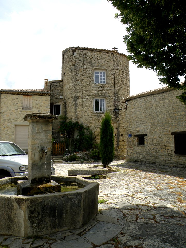Saint-Auban-sur-l'Ouvèze Vieux bourg 9