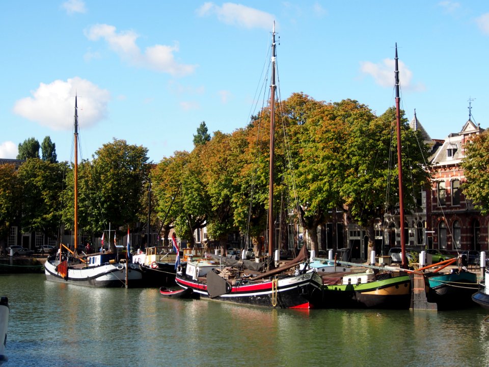 Sailboats at Wolwevershaven (Dordrecht) pic1