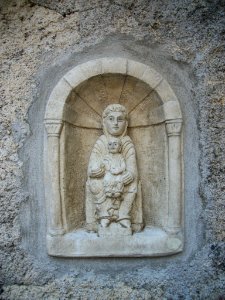Saint-Bertrand-de-Comminges - Statue de la Vierge Marie à l'enfant 01