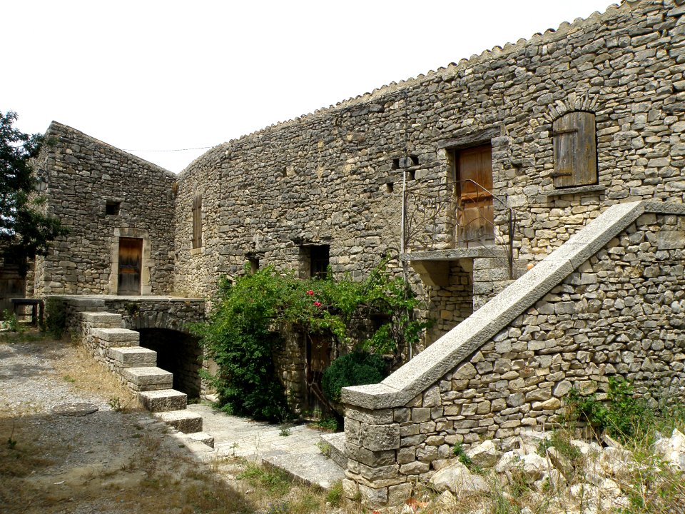 Saint-Auban-sur-l'Ouvèze Rue de l'Abbé Armand 5
