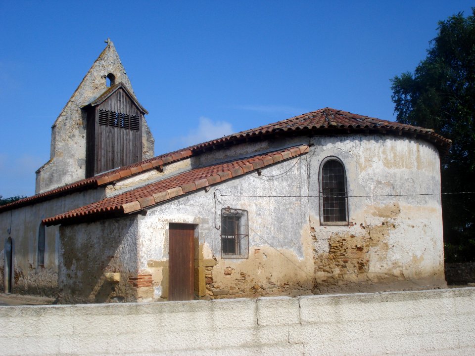 Saint-Christeau (Landes, Fr), church from behind