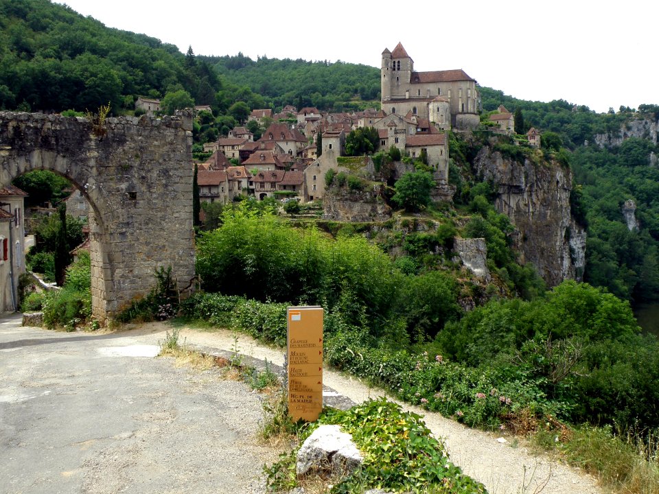 Saint-Cirq-Lapopie Vue générale 2