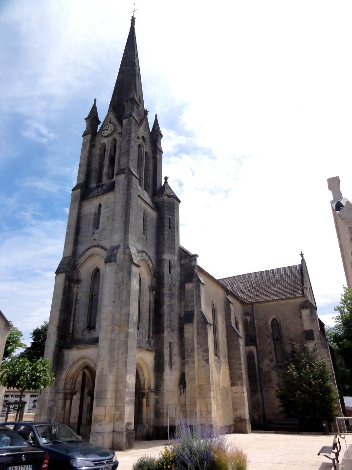 Saint-Genis-de-Saintonge (Charente-Maritime) église, extérieur