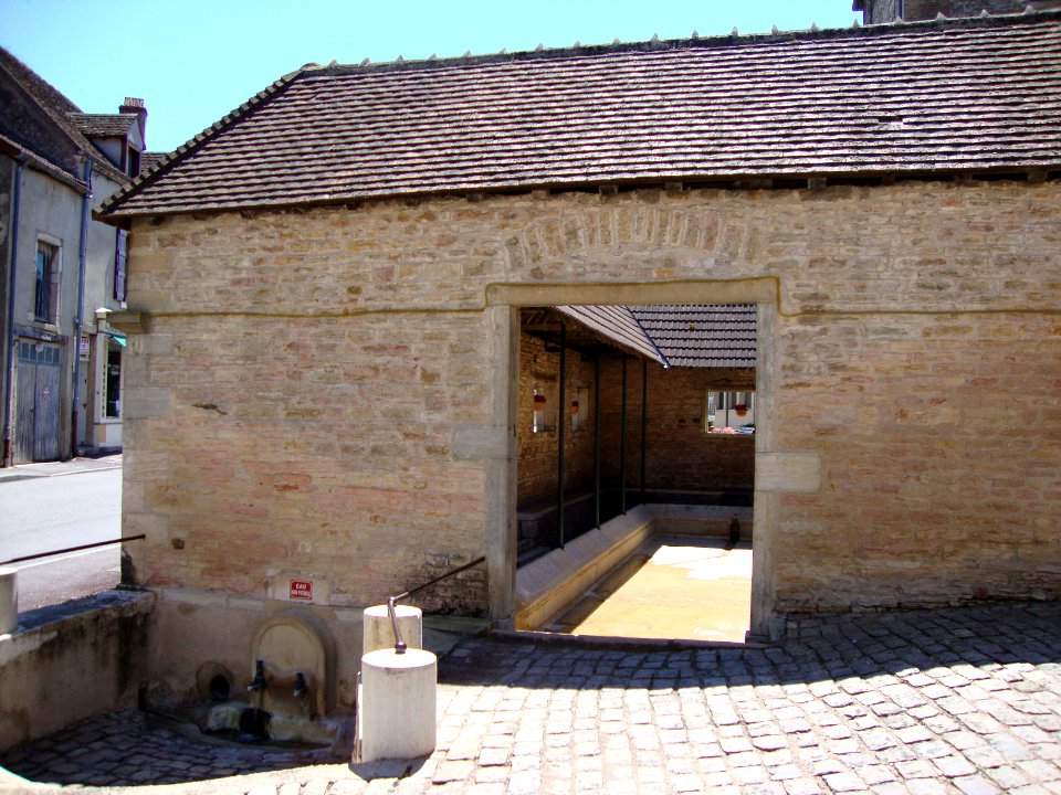 Saint-Gengoux-le-National (Saône-et-Loire, Fr) lavoir