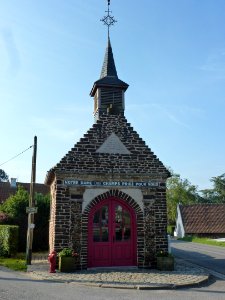 Sainte-Marie-Cappel (Nord, Fr) chapelle N. D. des Champs façade nord