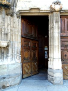 Saint-Chef - Église Saint-Theudère, porte principale gauche